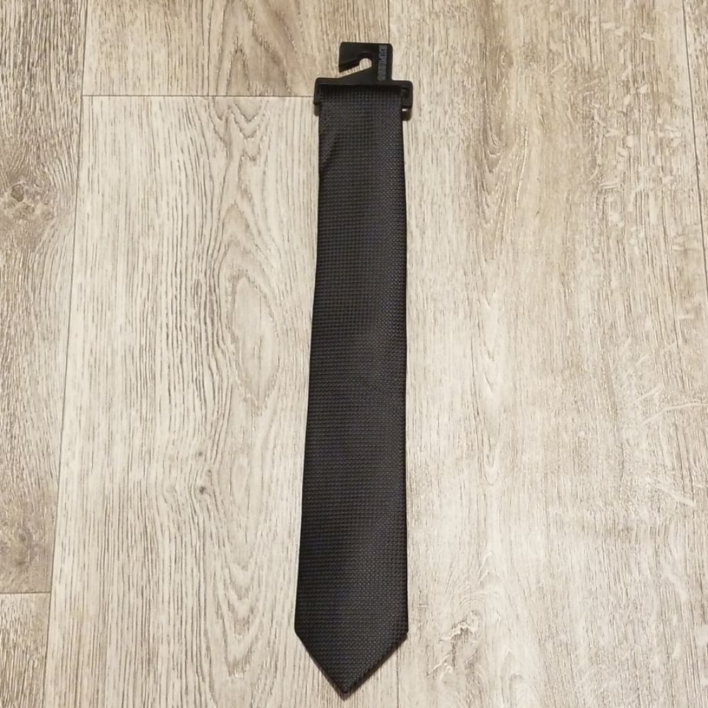 Express Narrow Solid Textured Tie Color: Black
